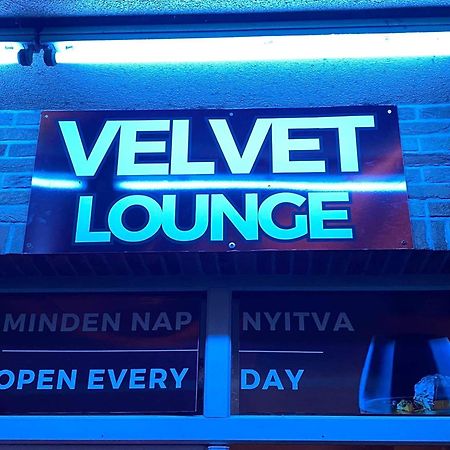 Velvet Motel Гедьєшгалом Екстер'єр фото